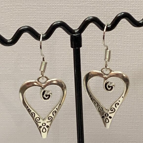 Celtic Earring, Heart Earring, Valentine Earring, Gift Idea, Anniversary Gift - Picture 3 of 5